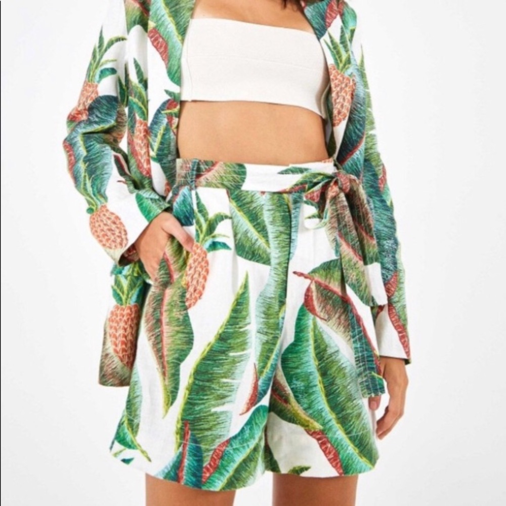 Farm Rio forest palm linen shorts size M